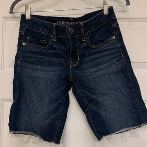 AMERICAN EAGLE skinny bermuda stretch shorts